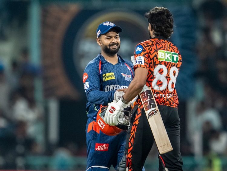Sunrisers Hyderabad Elect to Bowl First Against Lucknow Super Giants in Crucial IPL Clash