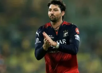 RCB’s Tim David Suffers Injury Scare in Costly Defeat to SRH Ahead of IPL Playoffs
